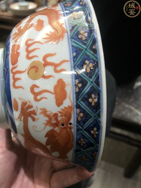 古玩陶瓷清光緒風格,青花五彩龍紋碗真品鑒賞圖