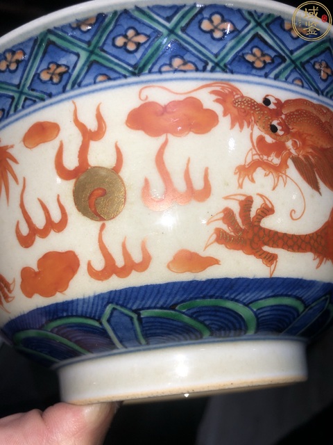 古玩陶瓷清光緒風格,青花五彩龍紋碗真品鑒賞圖