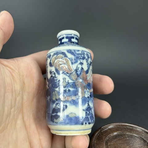 古玩陶瓷青花釉里紅人物故事紋鼻煙壺真品鑒賞圖