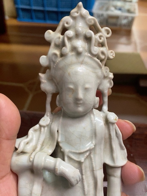古玩陶瓷青白釉觀音菩薩造像真品鑒賞圖