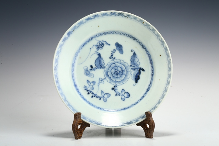 古玩陶瓷清中早·青花花卉紋盤(pán)真品鑒賞圖
