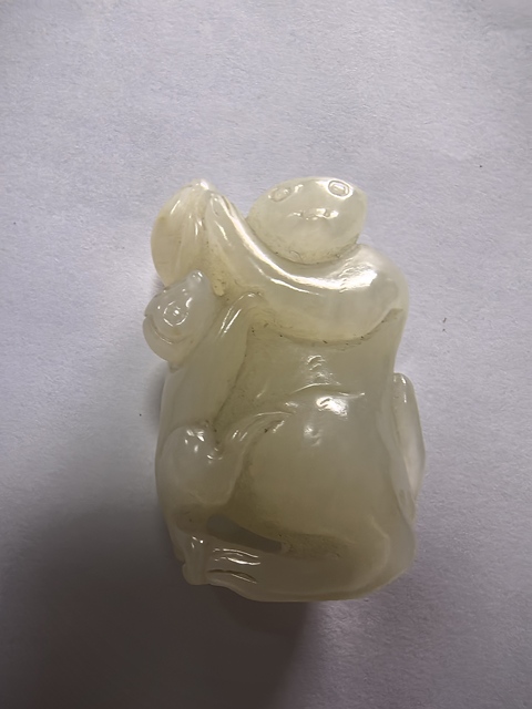 古玩玉器和田玉雕“靈猴獻壽”把件真品鑒賞圖