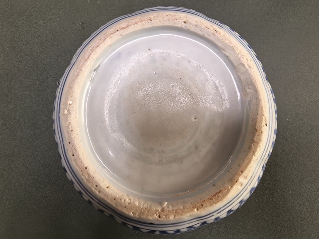 古玩陶瓷青花松鼠吃葡萄紋瓜棱罐真品鑒賞圖