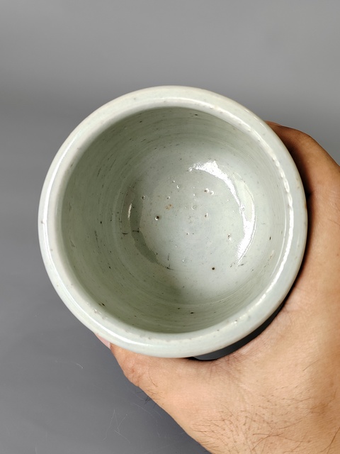 古玩陶瓷花卉紋青花三足筒式香爐真品鑒賞圖