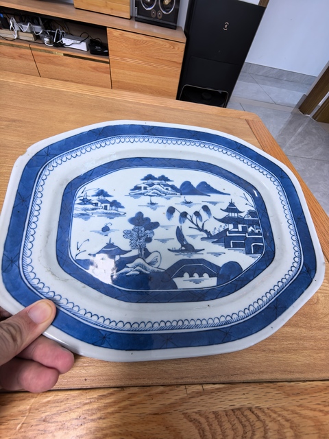 古玩陶瓷清中期青花山水樓閣八方盤拍賣,當前價格1580元