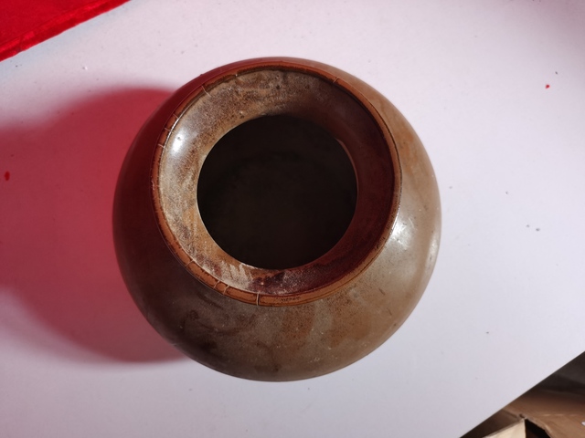 古玩陶瓷紫金釉罐真品鑒賞圖