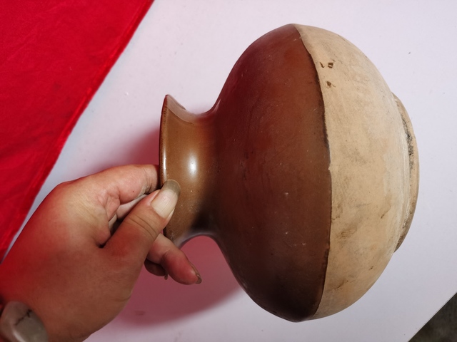 古玩陶瓷紫金釉罐真品鑒賞圖