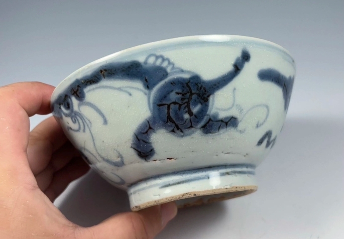 古玩陶瓷龍紋青花碗真品鑒賞圖