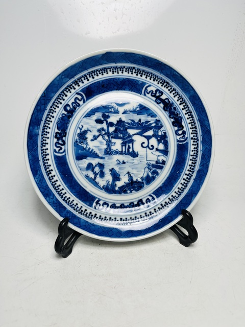 古玩陶瓷樓臺亭閣山水紋青花盤真品鑒賞圖