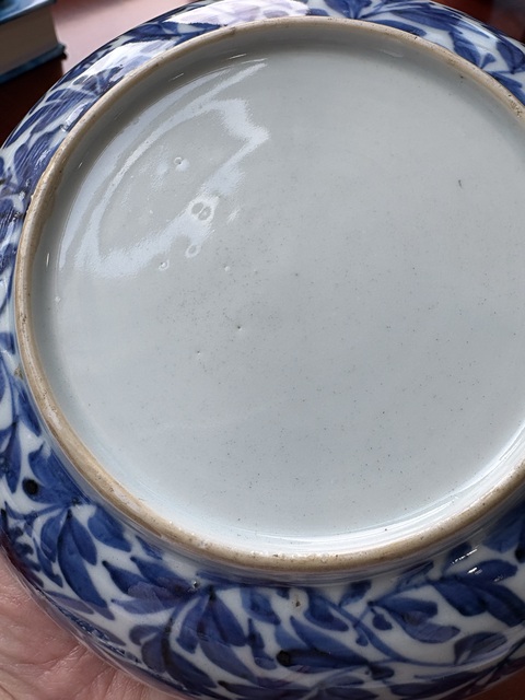 古玩陶瓷花卉紋青花盤真品鑒賞圖