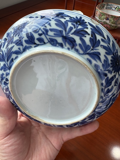 古玩陶瓷花卉紋青花盤真品鑒賞圖