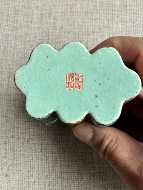 古玩陶瓷民國粉彩爆竹型蓋盒真品鑒賞圖