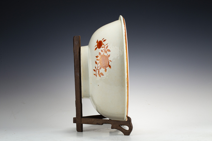 古玩陶瓷清中·礬紅彩花卉雜寶紋潘趣碗真品鑒賞圖