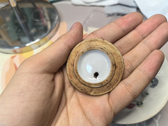 古玩陶瓷康熙紫金釉青花杯碟真品鑒賞圖