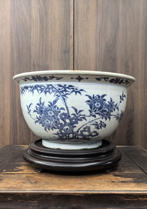 古玩陶瓷明崇禎青花花鳥洞石圖花盆⊙30厘米拍賣,當前價格168888元