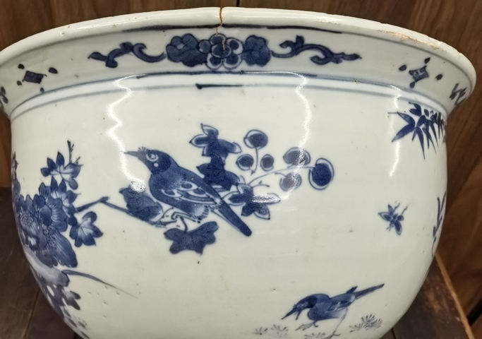 古玩陶瓷明崇禎青花花鳥洞石圖花盆⊙30厘米拍賣,當前價格168888元
