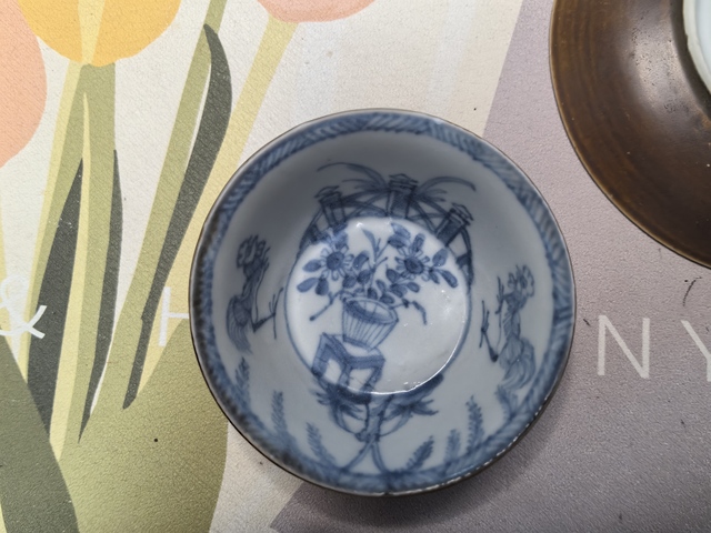 古玩陶瓷康熙紫金釉青花杯碟真品鑒賞圖
