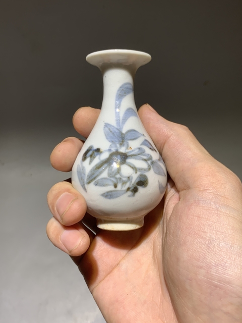 古玩陶瓷青花花卉紋玉壺春瓶真品鑒賞圖