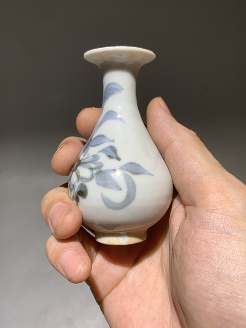 古玩陶瓷青花花卉紋玉壺春瓶真品鑒賞圖
