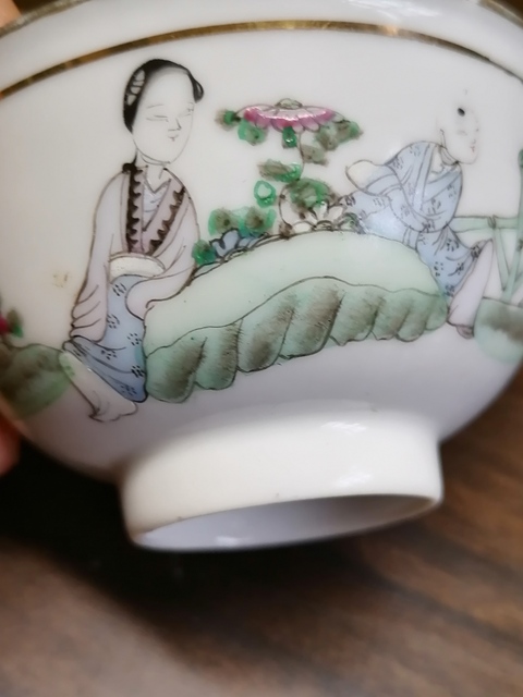 古玩陶瓷仕女紋粉彩杯真品鑒賞圖
