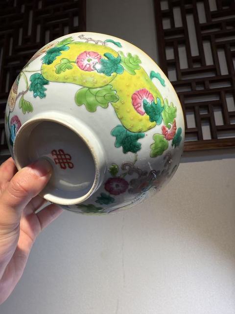 古玩陶瓷清道光 粉彩蝶戀花大碗真品鑒賞圖