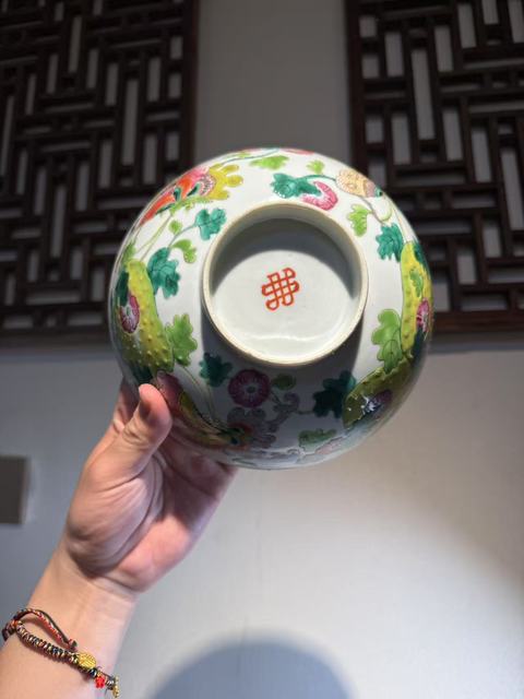 古玩陶瓷清道光 粉彩蝶戀花大碗真品鑒賞圖