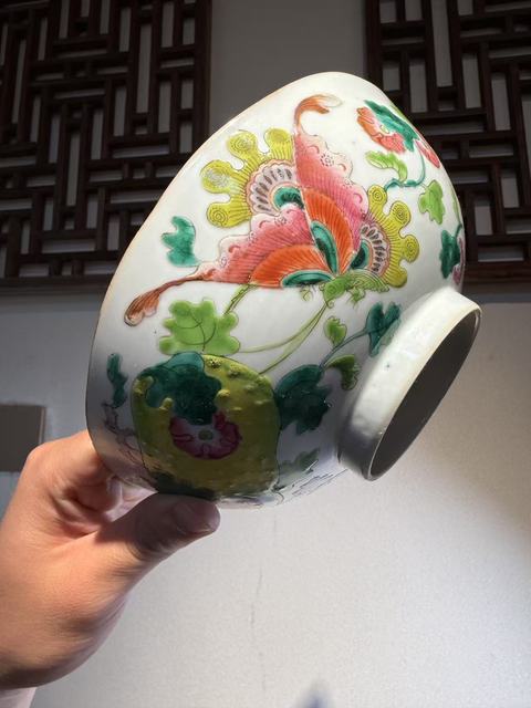 古玩陶瓷清道光 粉彩蝶戀花大碗真品鑒賞圖
