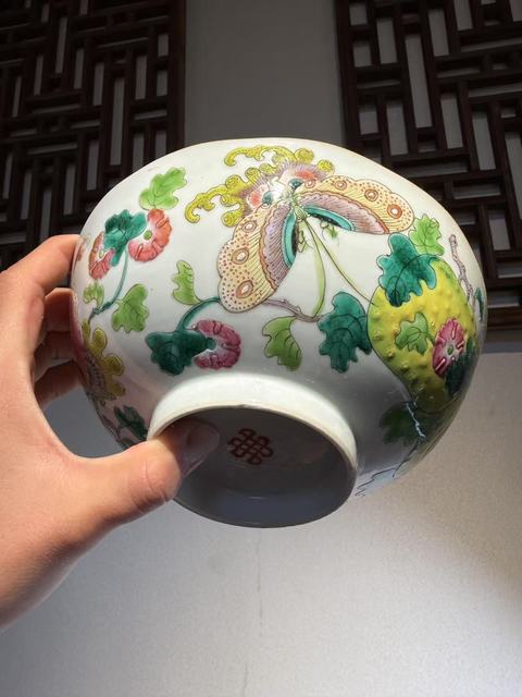 古玩陶瓷清道光 粉彩蝶戀花大碗真品鑒賞圖
