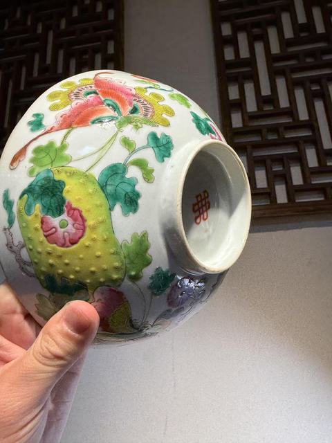 古玩陶瓷清道光 粉彩蝶戀花大碗真品鑒賞圖