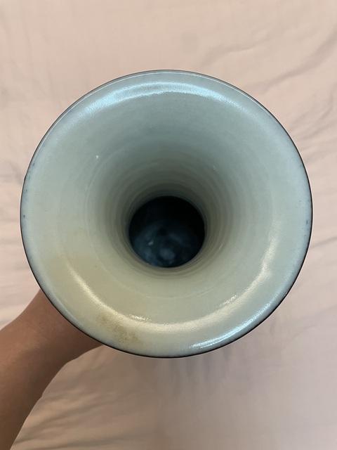 古玩陶瓷灑藍鳳穿牡丹紋青花瓶真品鑒賞圖