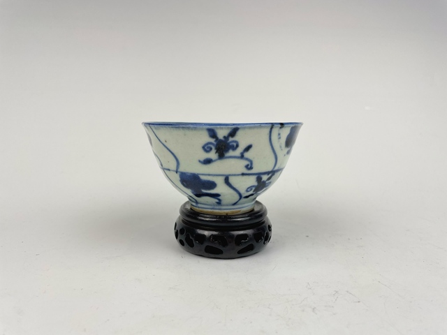古玩陶瓷清早期·青花靈芝紋茶圓拍賣,當前價格0元