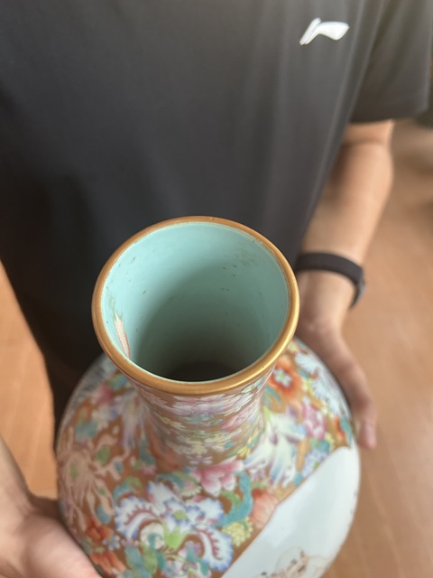古玩陶瓷五子鬧佛粉彩天球瓶真品鑒賞圖