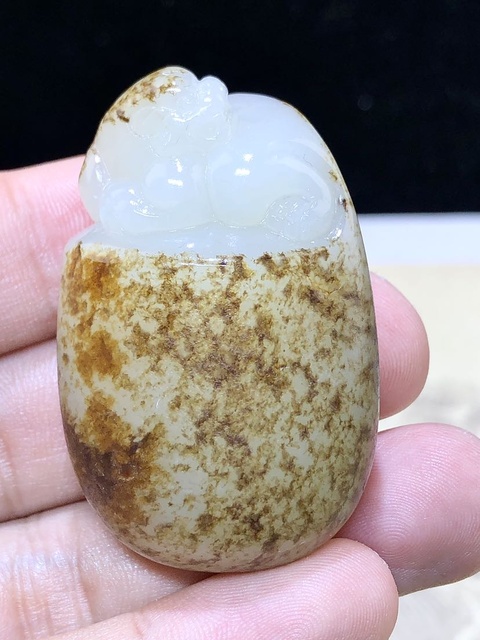 古玩玉器和田玉雕“貔貅”把件真品鑒賞圖