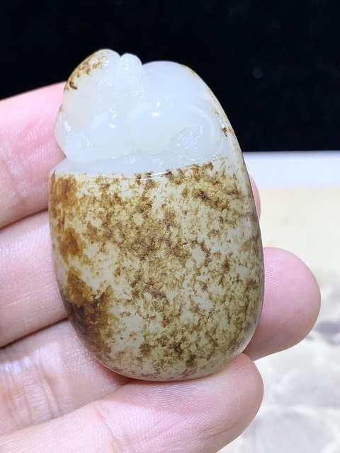 古玩玉器和田玉雕“貔貅”把件真品鑒賞圖