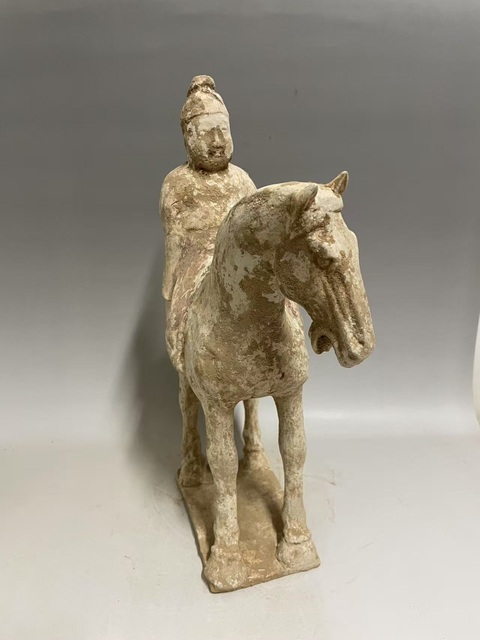 古玩陶瓷唐·騎馬俑真品鑒賞圖