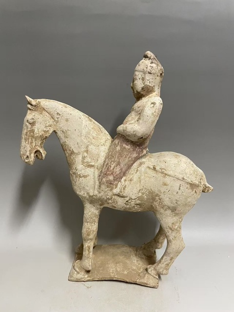 古玩陶瓷唐·騎馬俑真品鑒賞圖