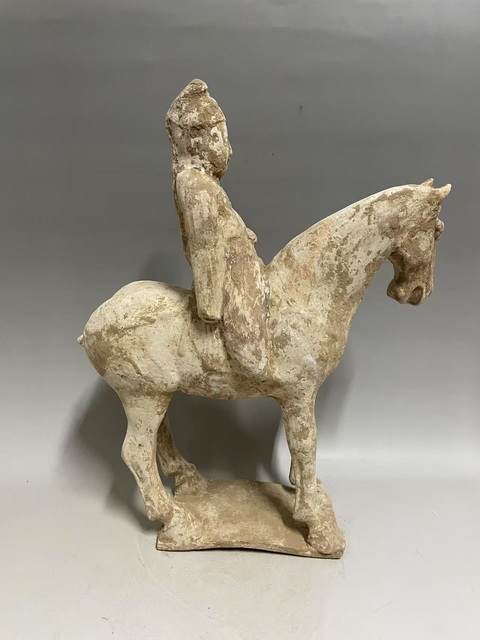 古玩陶瓷唐·騎馬俑真品鑒賞圖