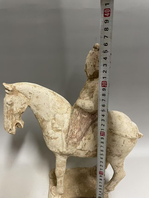 古玩陶瓷唐·騎馬俑真品鑒賞圖