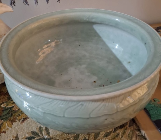 古玩陶瓷豆青釉刻花香爐真品鑒賞圖