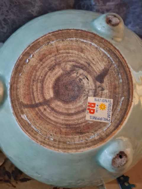 古玩陶瓷豆青釉刻花香爐真品鑒賞圖