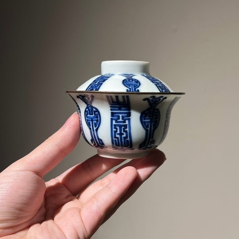 古玩陶瓷青花壽字紋蓋碗真品鑒賞圖