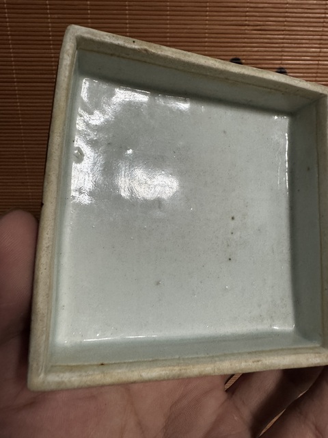 古玩陶瓷青花蝠紋四方印盒真品鑒賞圖