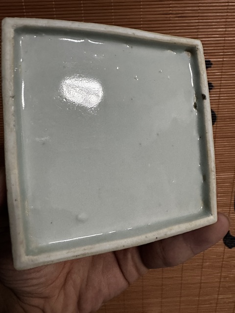 古玩陶瓷青花蝠紋四方印盒真品鑒賞圖