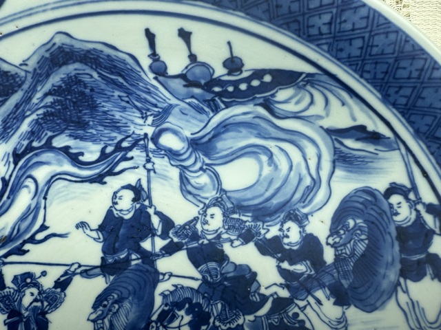古玩陶瓷青花刀馬人物紋大盤真品鑒賞圖
