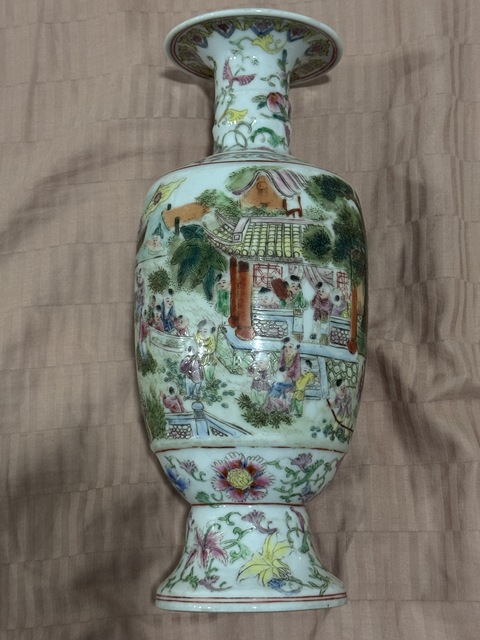 古玩陶瓷粉彩嬰戲圖撇口瓶真品鑒賞圖