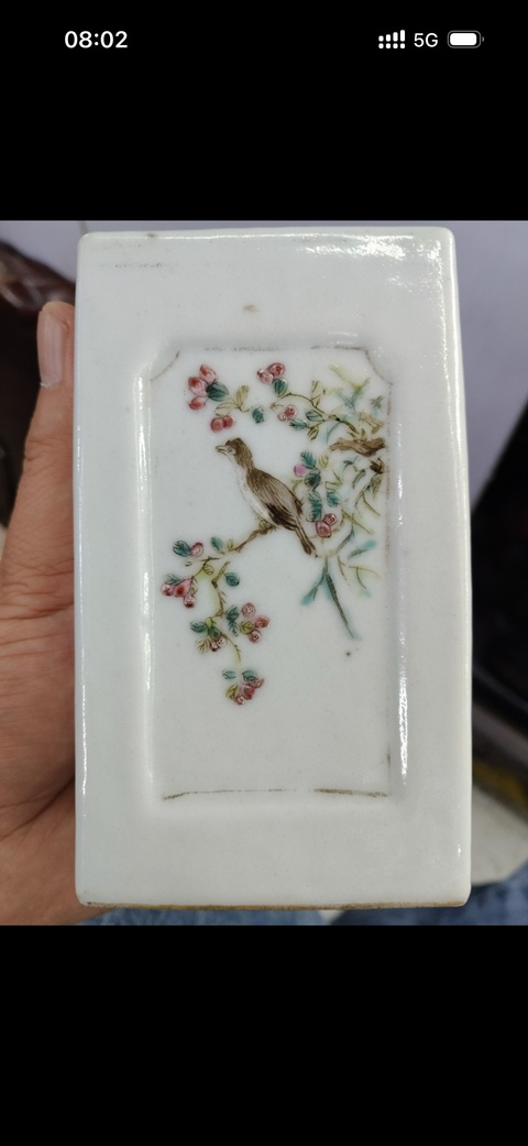 古玩陶瓷粉彩人物紋筆筒真品鑒賞圖