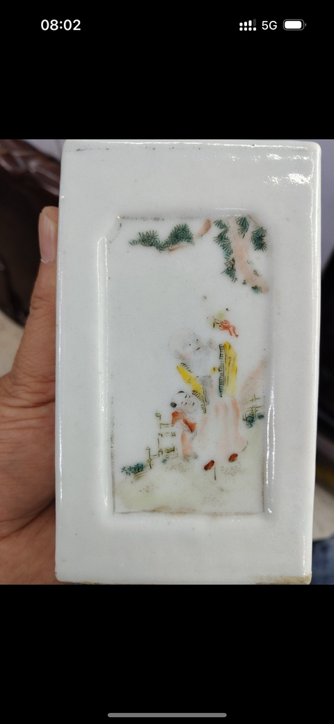 古玩陶瓷粉彩人物紋筆筒真品鑒賞圖