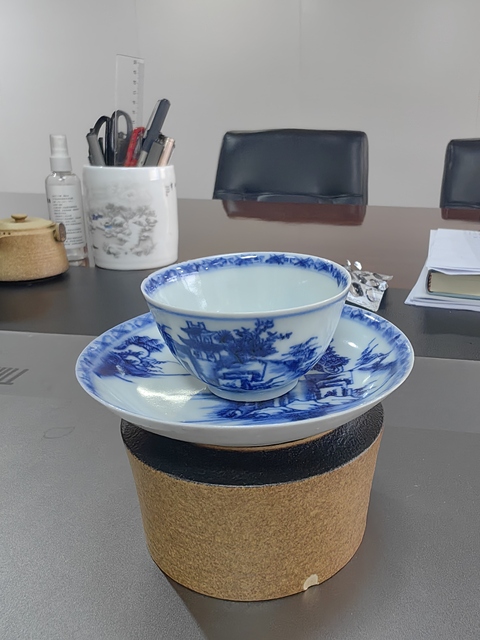 古玩陶瓷青花山水紋杯碟一套真品鑒賞圖
