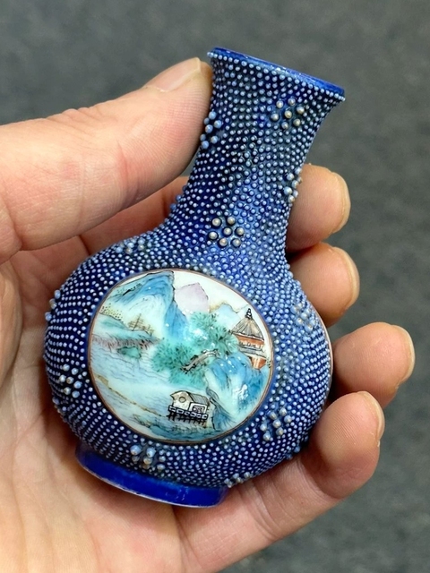 古玩陶瓷山水紋瓶真品鑒賞圖