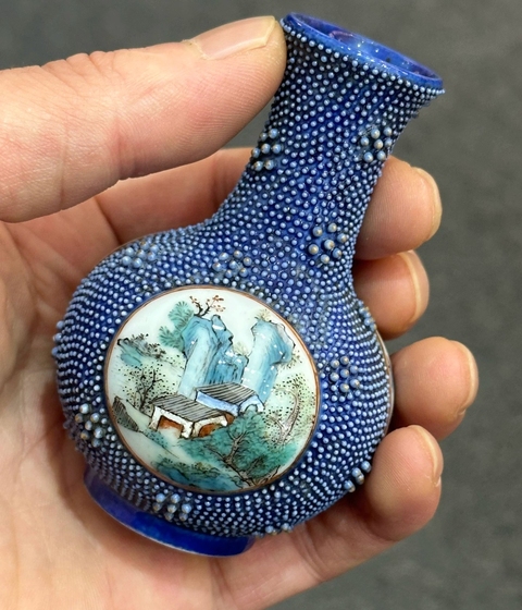 古玩陶瓷山水紋瓶真品鑒賞圖